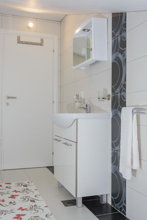 Apartman Daria Apartment โตรกีร์ ภายนอก รูปภาพ