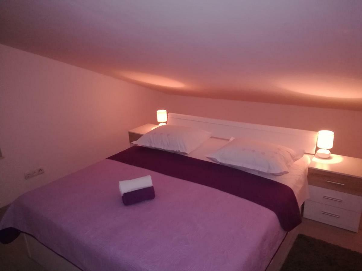 Apartman Daria Apartment โตรกีร์ ภายนอก รูปภาพ