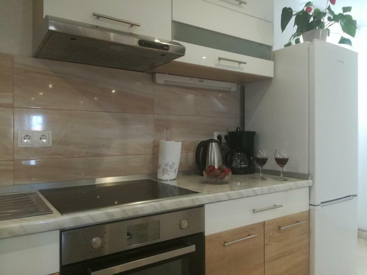Apartman Daria Apartment โตรกีร์ ภายนอก รูปภาพ
