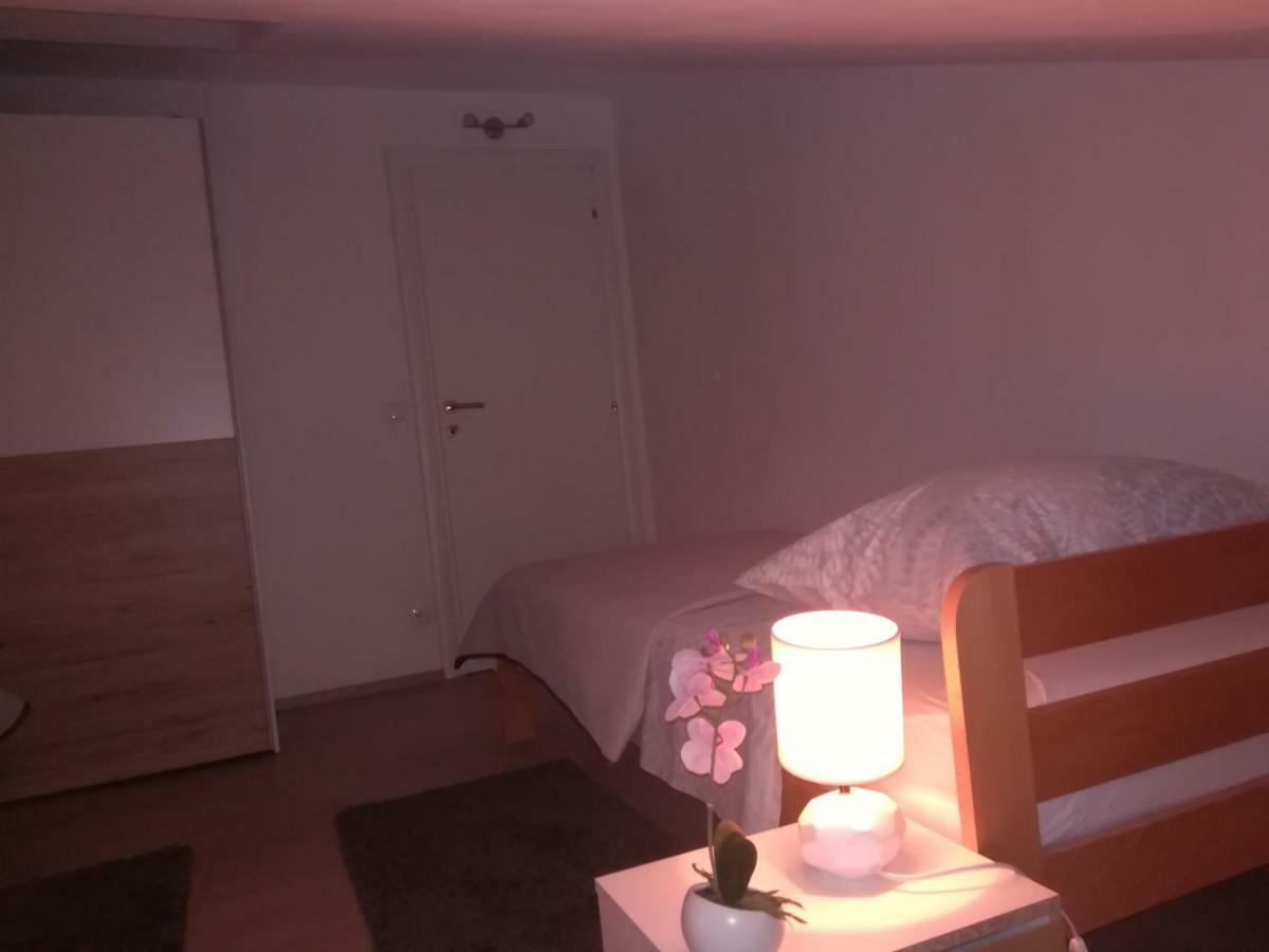 Apartman Daria Apartment โตรกีร์ ภายนอก รูปภาพ
