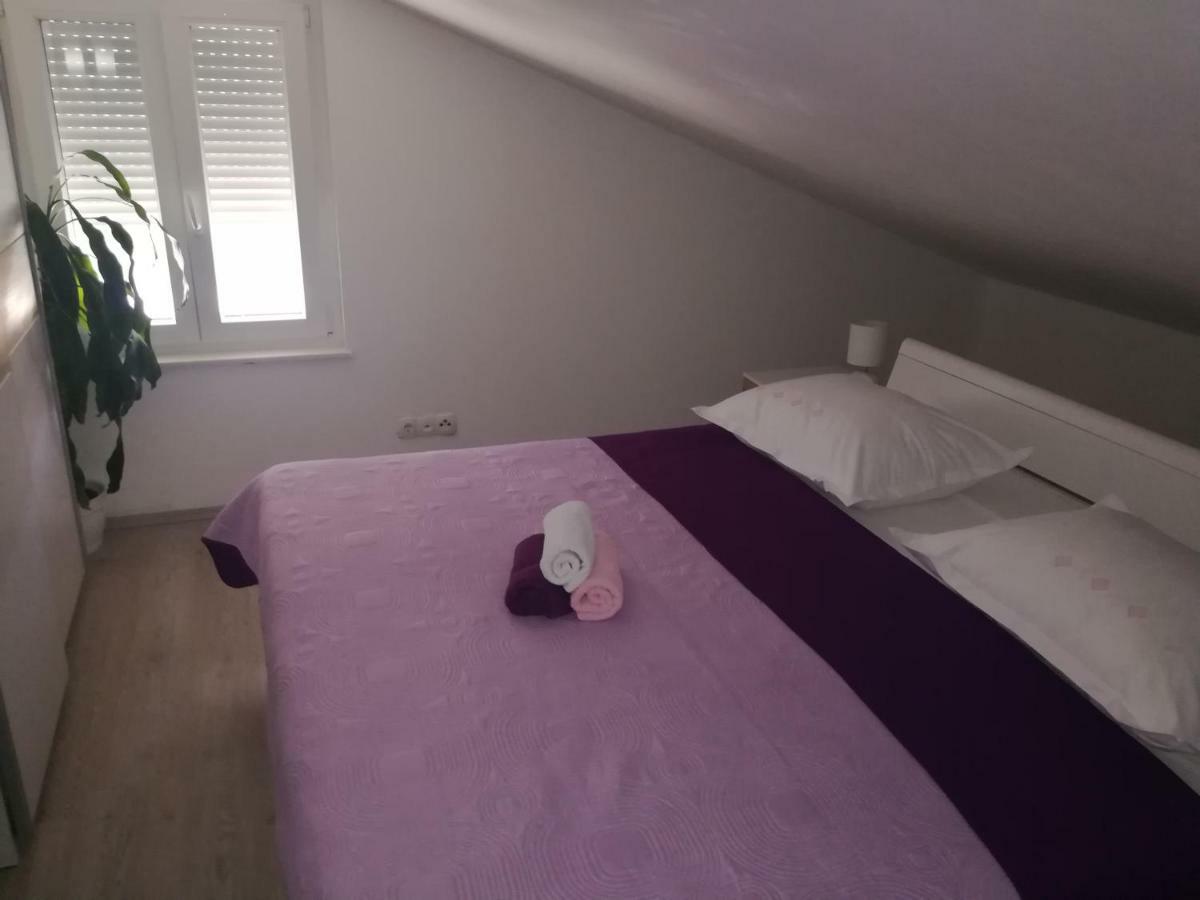 Apartman Daria Apartment โตรกีร์ ภายนอก รูปภาพ