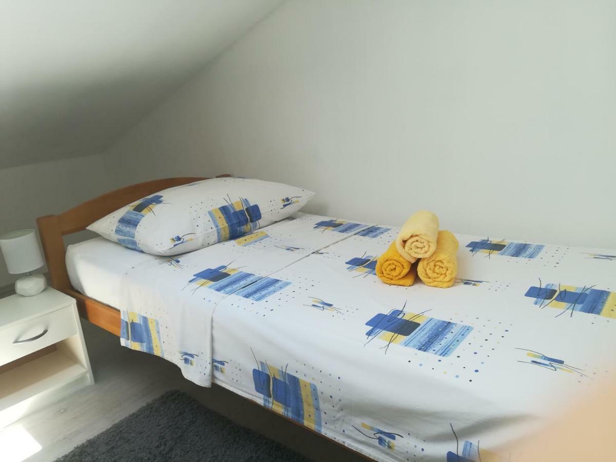 Apartman Daria Apartment โตรกีร์ ภายนอก รูปภาพ